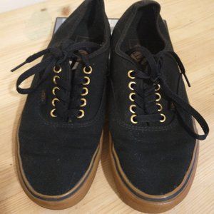 MAKE AN OFFER Black on black gum sole vans low top